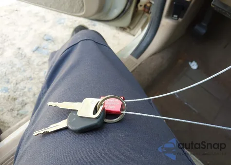 2004 Mercury Grand Marquis Gs from USA, damaged, VIN 2MEFM74WX4X625811